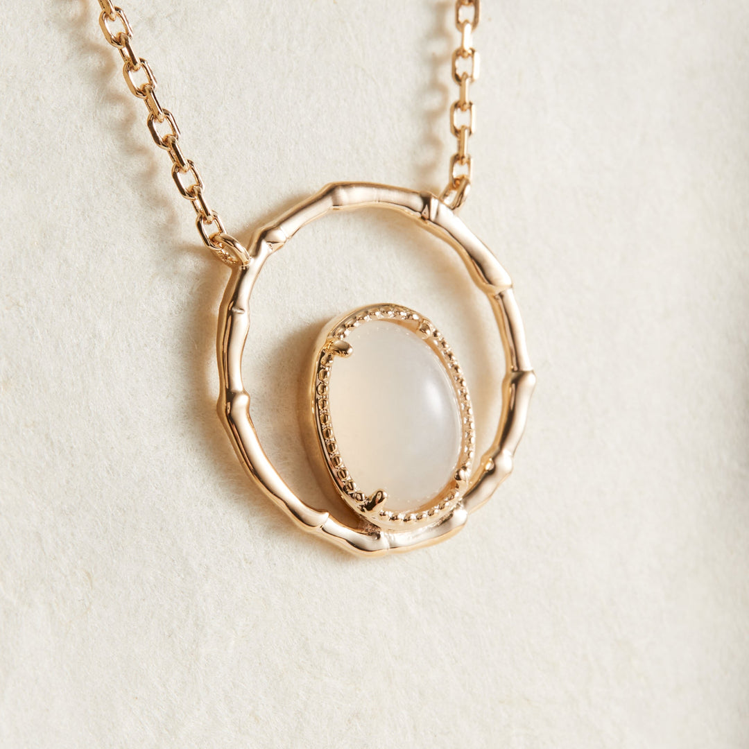 Collier cercle serti de Pierre de Lune en plaqué or