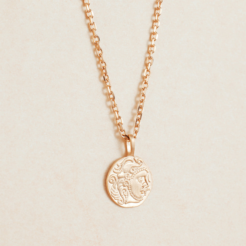Médaille gravée Antiquité en plaqué or